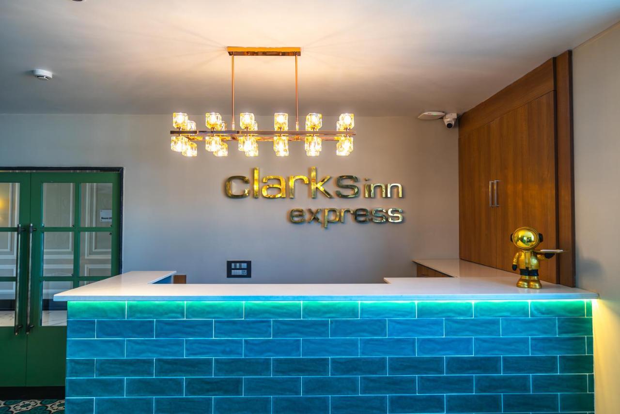 Clarks Inn Express, Rishikesh Exterior photo