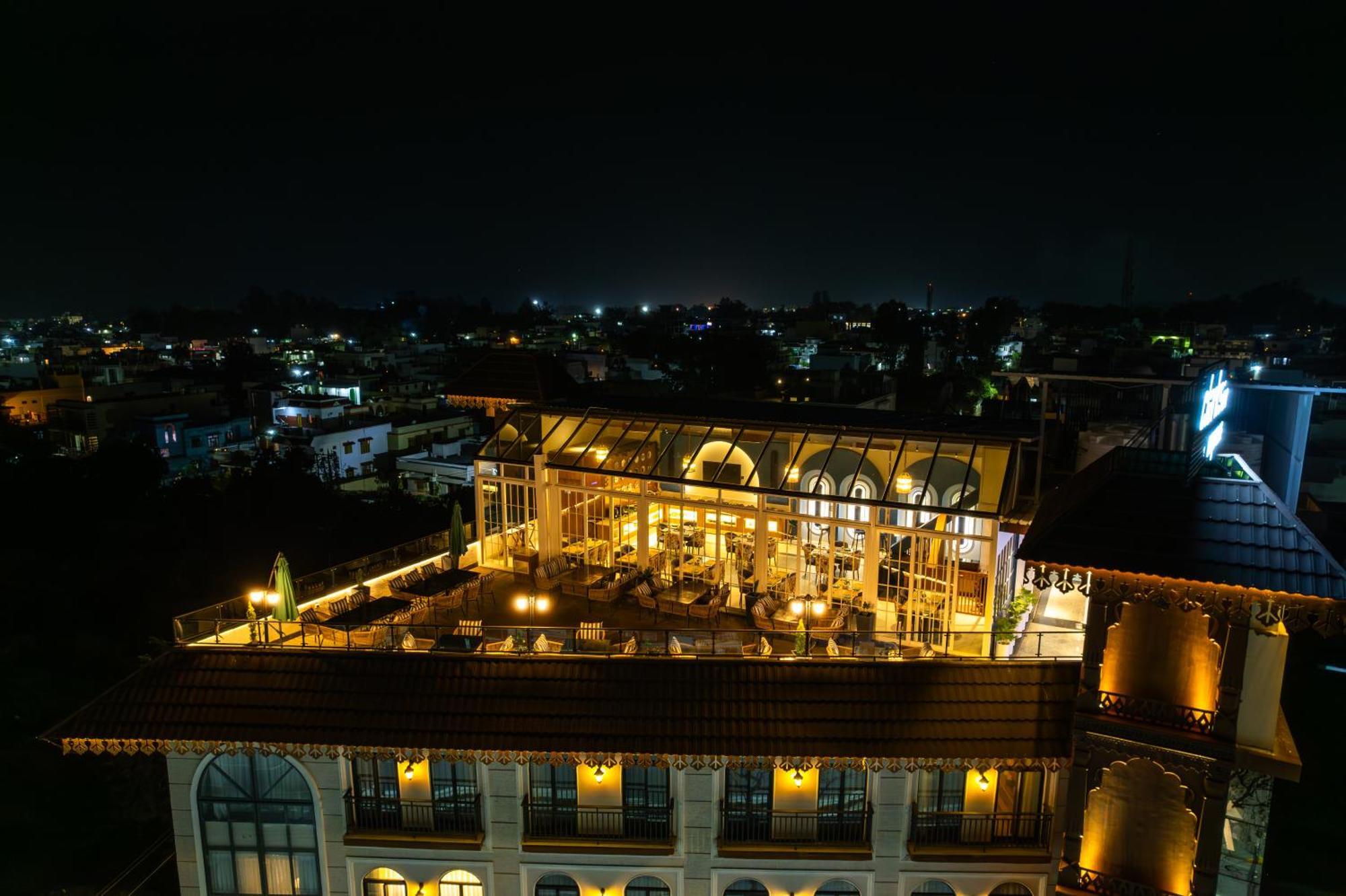 Clarks Inn Express, Rishikesh Exterior photo